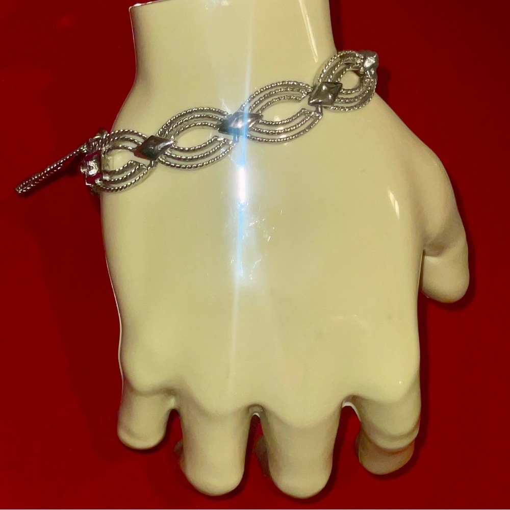 MONET Vintage Diamond Shape Bracelet